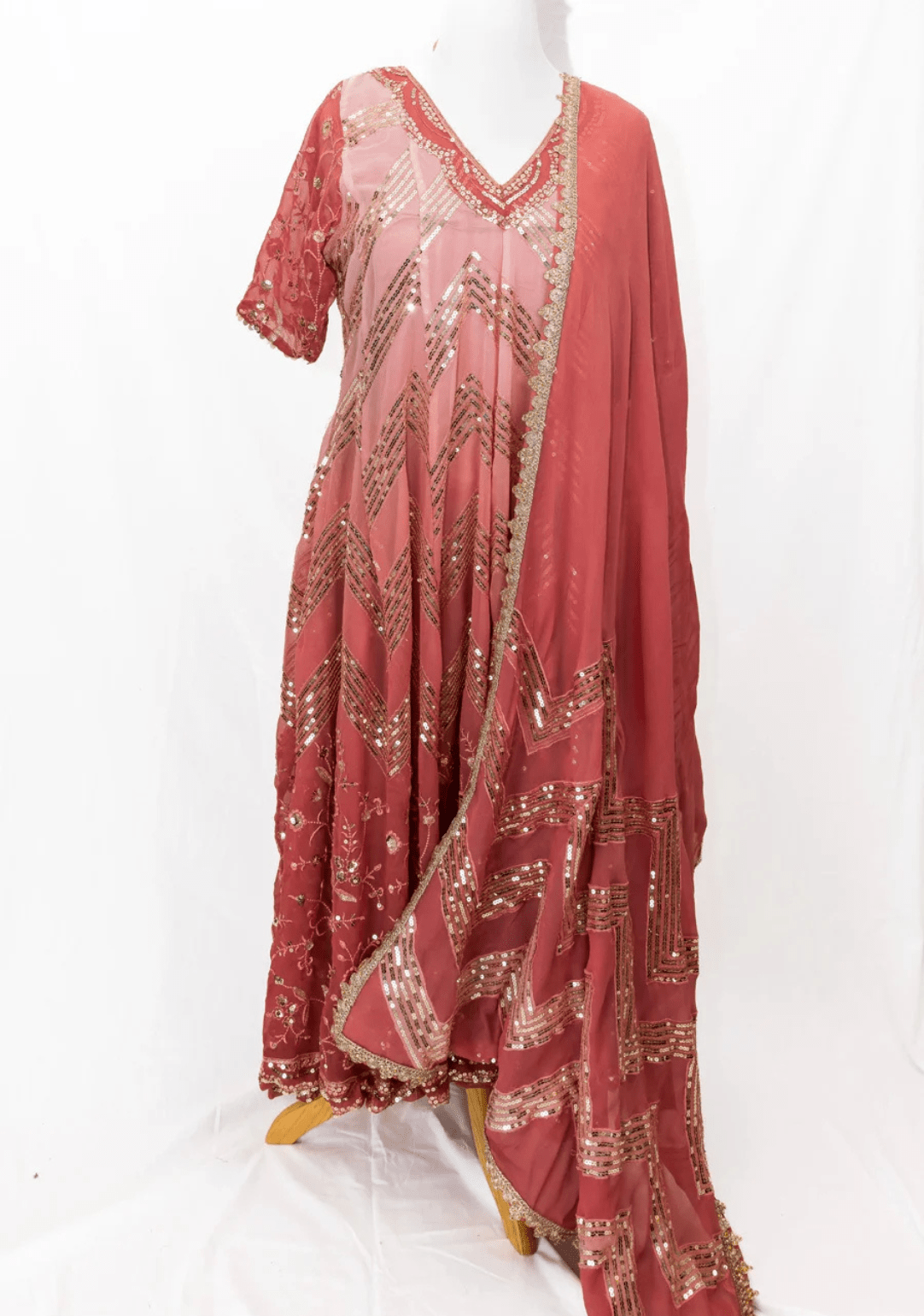 Gulabo Anarkali - Ensemble by Monika